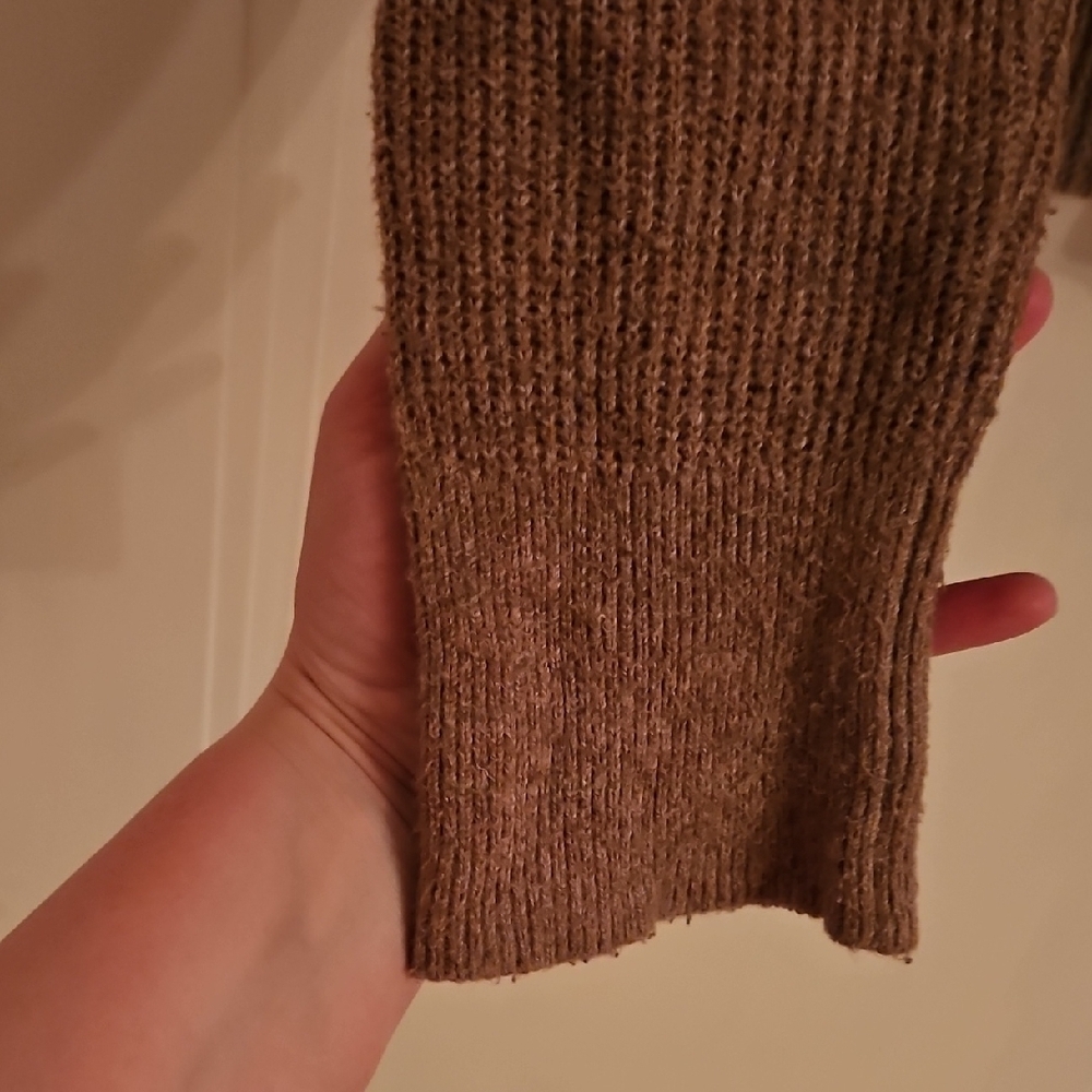 Cozy Brown Sweater, M, V Neck,  Oversized, Old Navy - Picture 6 of 7